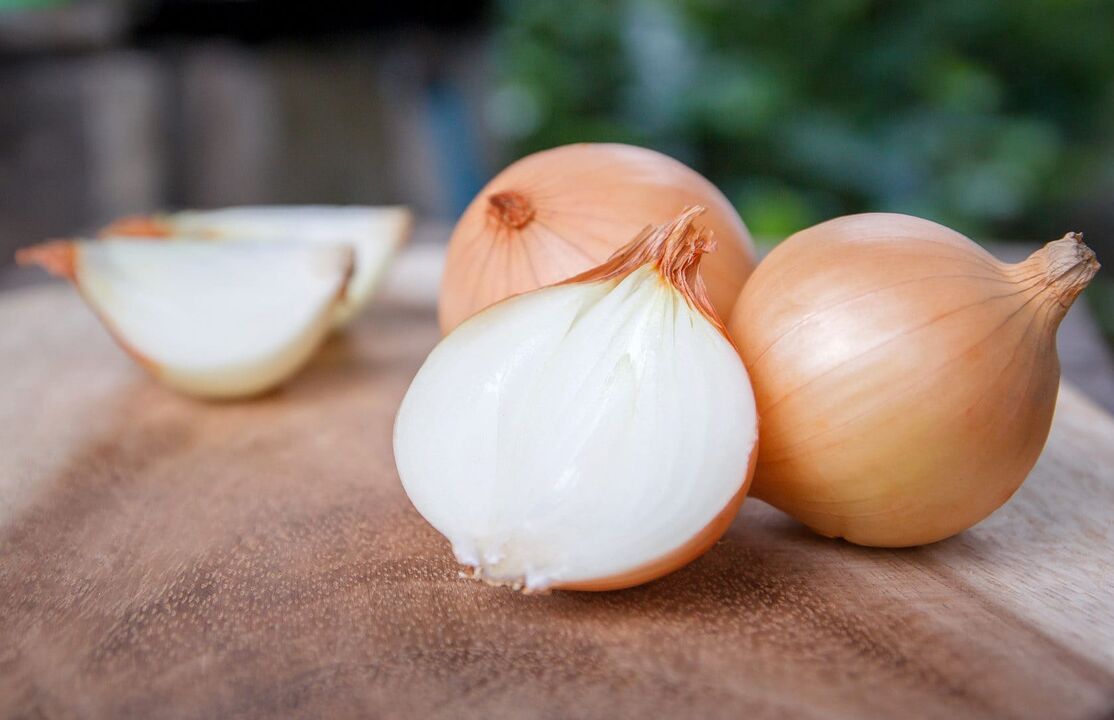 onions for the treatment of warts
